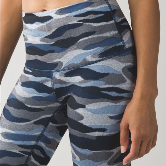 lululemon athletica Pants - Lululemon Camo Wunder Under Hi-Rise Tight